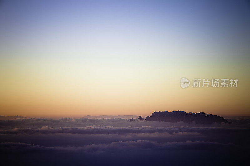 sunrise in “cattle's back” mountain